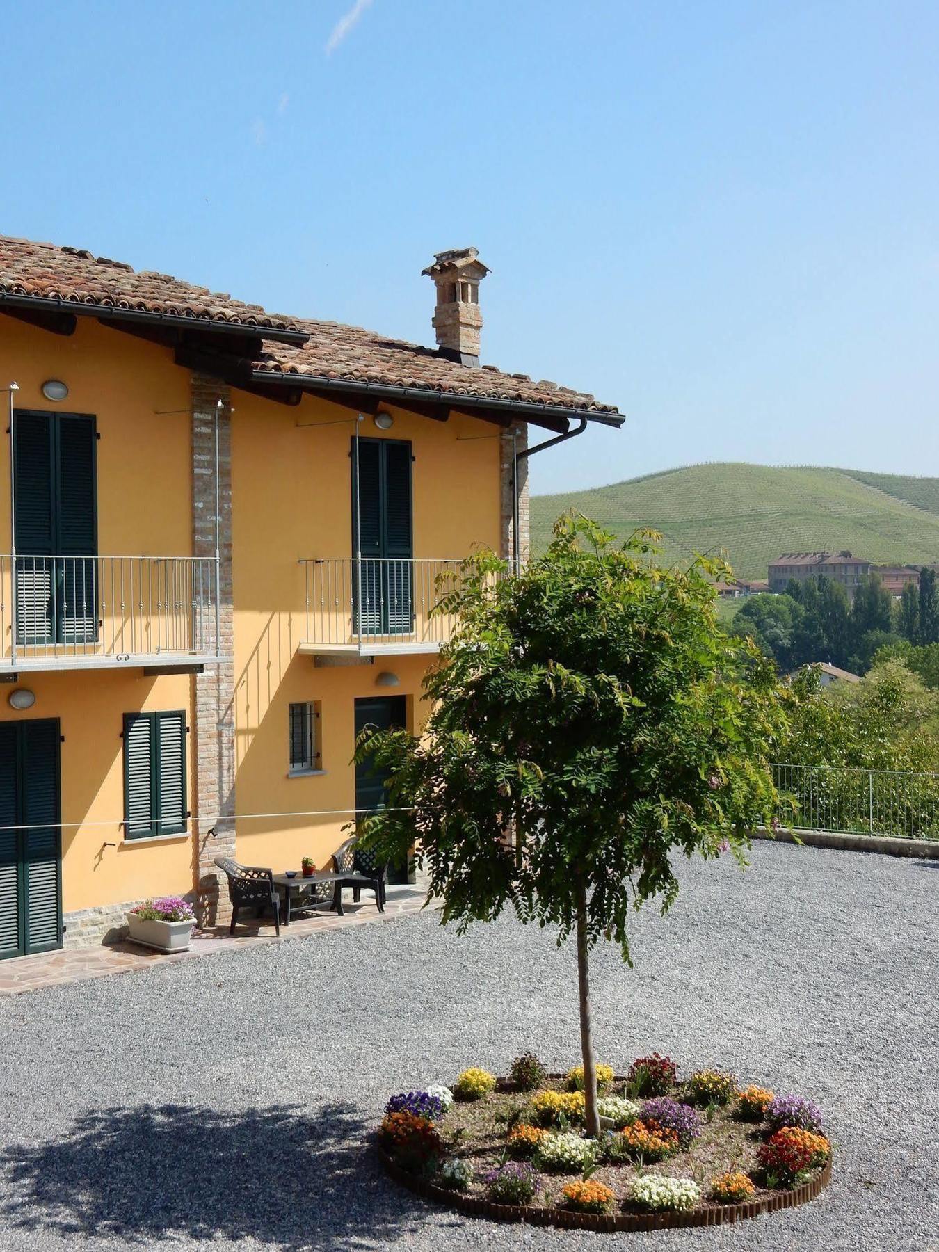 Residenza Albatros Villa Castiglione Falletto Exterior photo